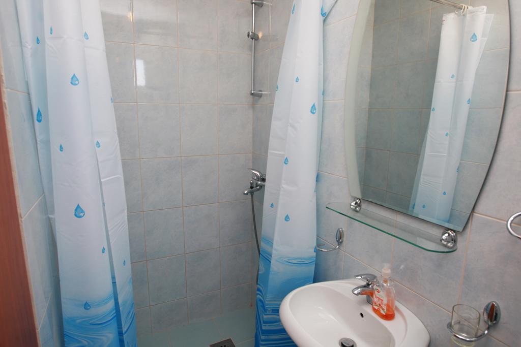 Guest House Ugljevarevic Budua Camera foto