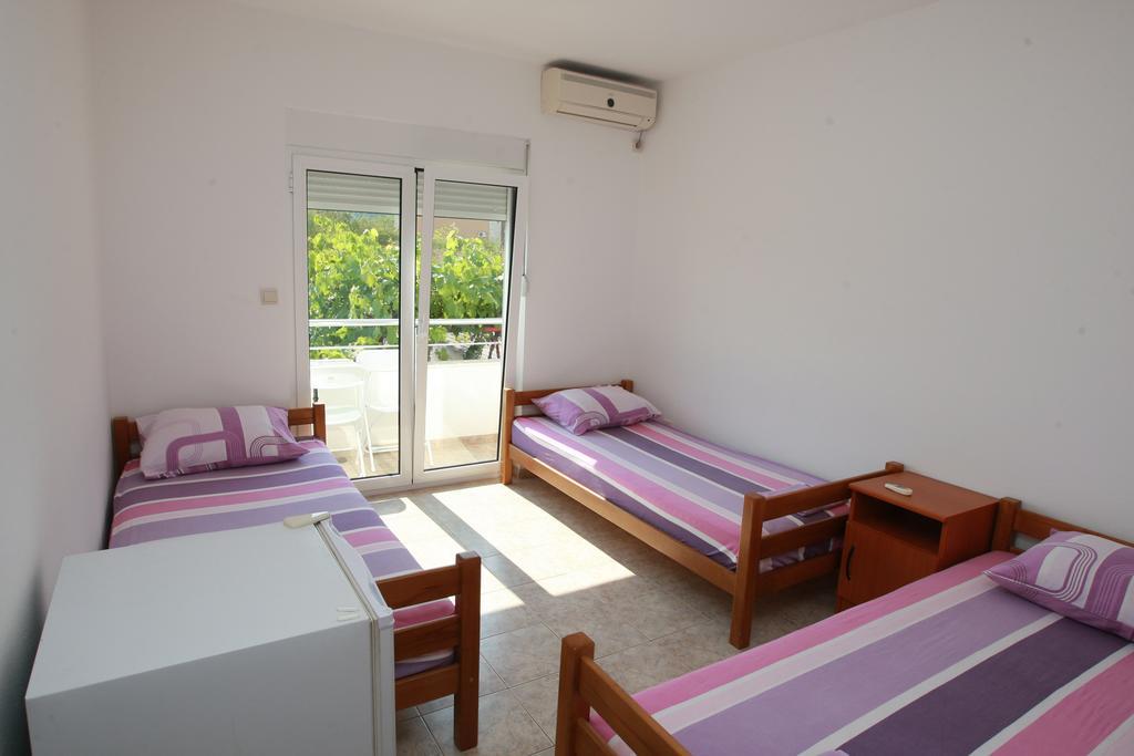 Guest House Ugljevarevic Budua Camera foto