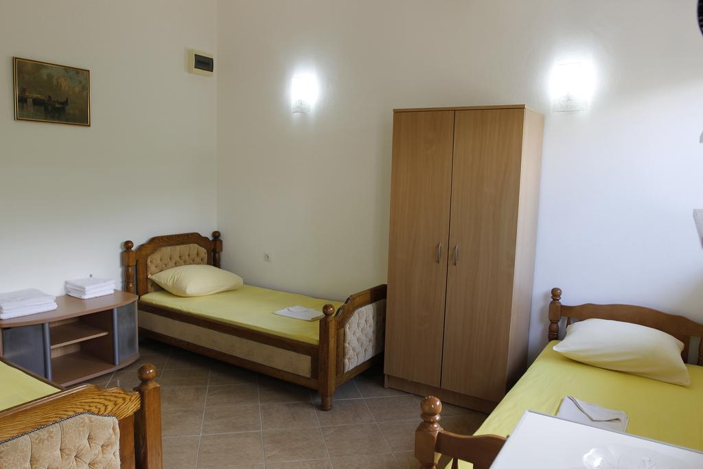 Guest House Ugljevarevic Budua Esterno foto