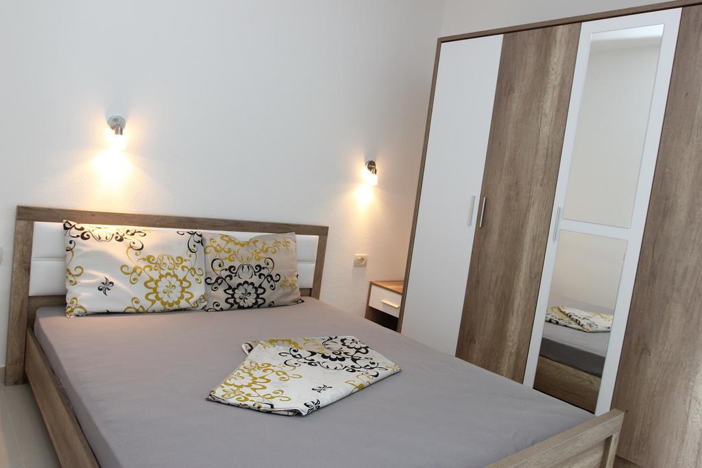 Guest House Ugljevarevic Budua Esterno foto